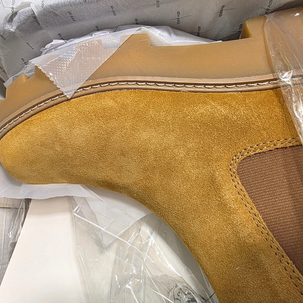 Dolce‎ Vita Jaelyn Chelsea Boots Caramel Brown Suede Lug Sole Womens 7.5 New